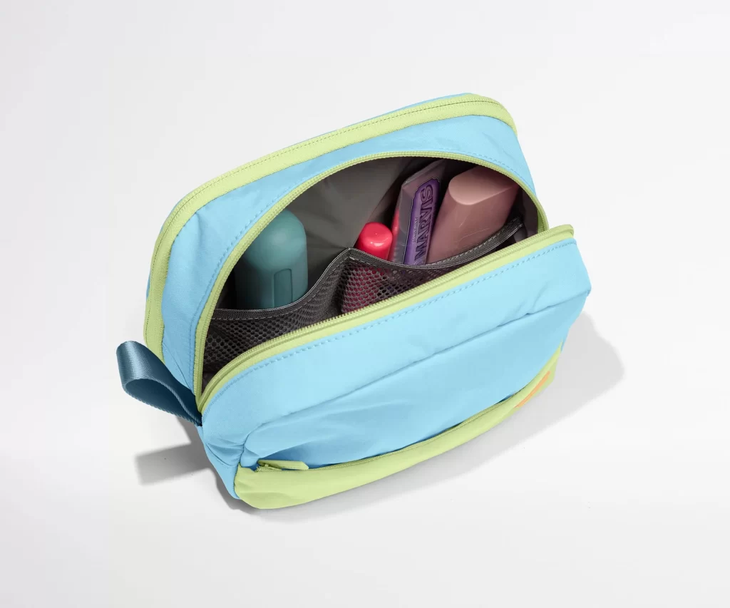 wide-opening dopp kit product reference view 2
