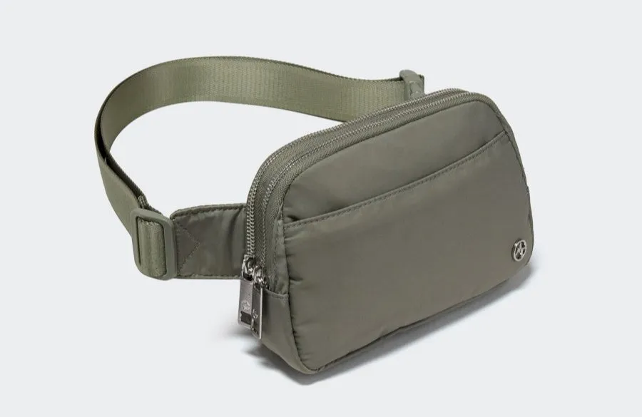 Strong Storage Capacity Customizable Nylon Adjustable Strap Crossbody Bag for Daily Use