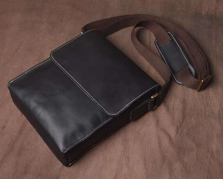 Custom Retro PU Leather Crossbody Messenger Bag with Flap and Adjustable Strap