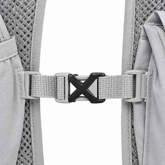 Custom Polyester Running Hydration Backpack with Mesh Straps and Chest Buckles