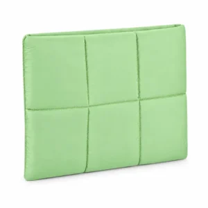 Custom Quilted Polyester Puffer Laptop Sleeve with Padded Compressible Design