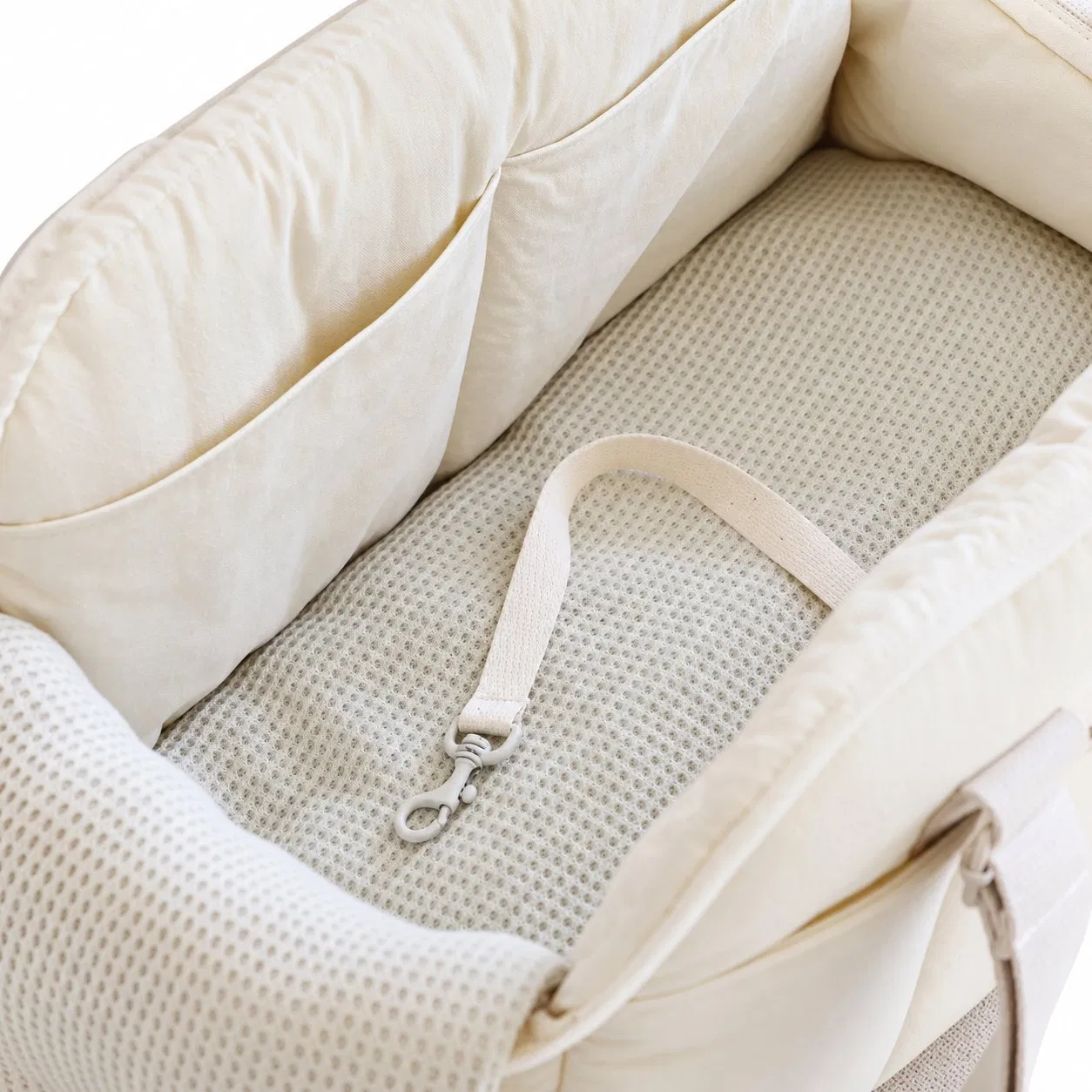 Custom Breathable Nylon Pet Travel Carrier Handbag for Cats and Small Dogs