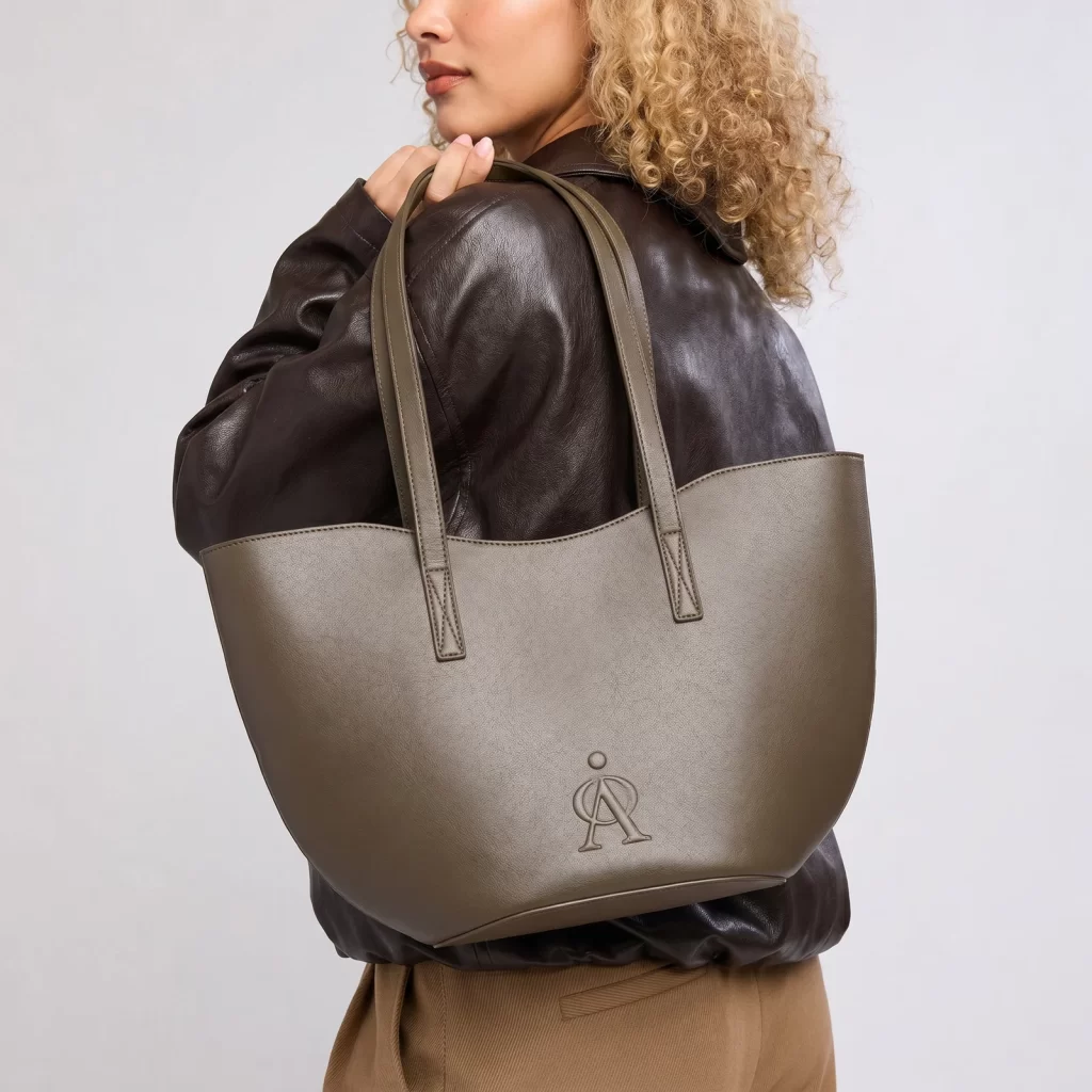 shopper shopping tote product reference view 2